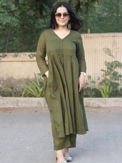 Aziino Green Solid Flared Kurta Set for Women