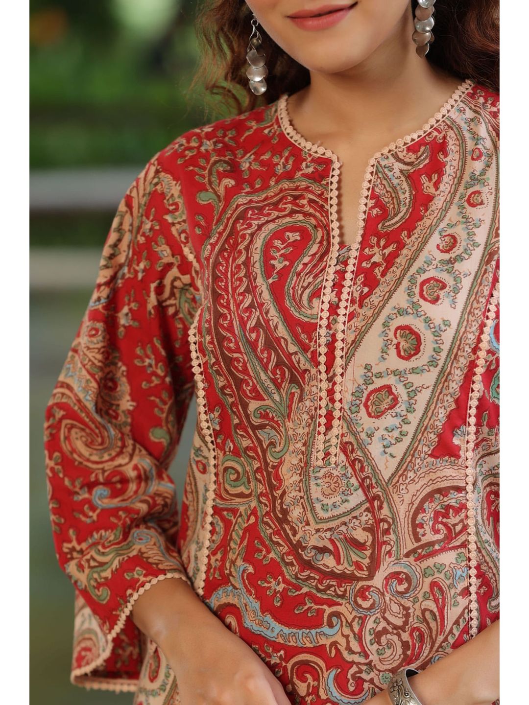 Red Paisley Print Straight Kurti 2 Red Paisley Print Straight Kurti - Image 2