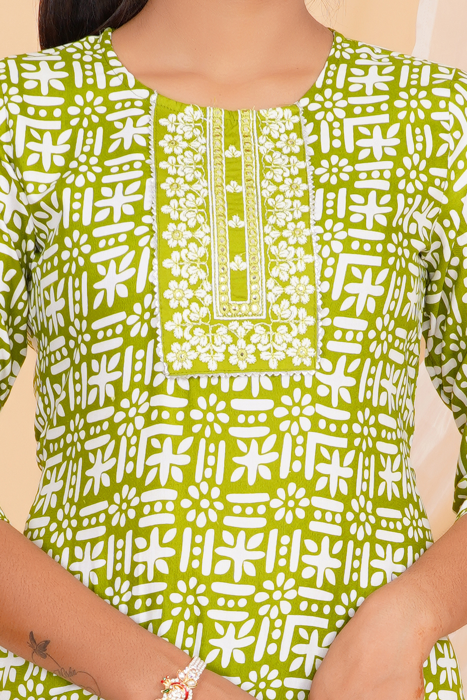 Lime Aakar Printed Kurta Set with Dupatta 6 Lime Aakar Printed Kurta Set with Dupatta - Image 6