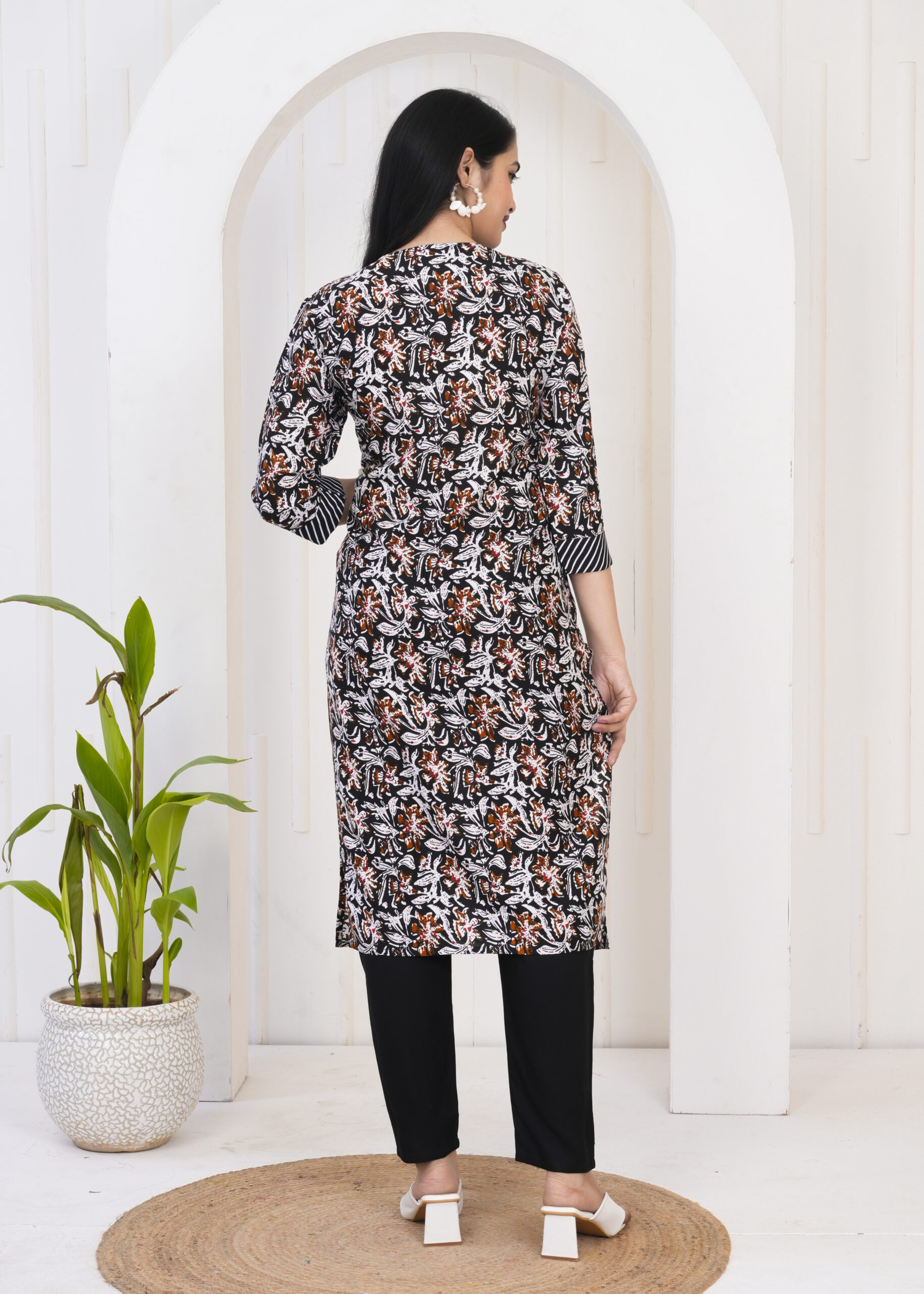 Black Printed Kurta Set with Contrast Dupatta 6 Black Printed Kurta Set with Contrast Dupatta - Image 6